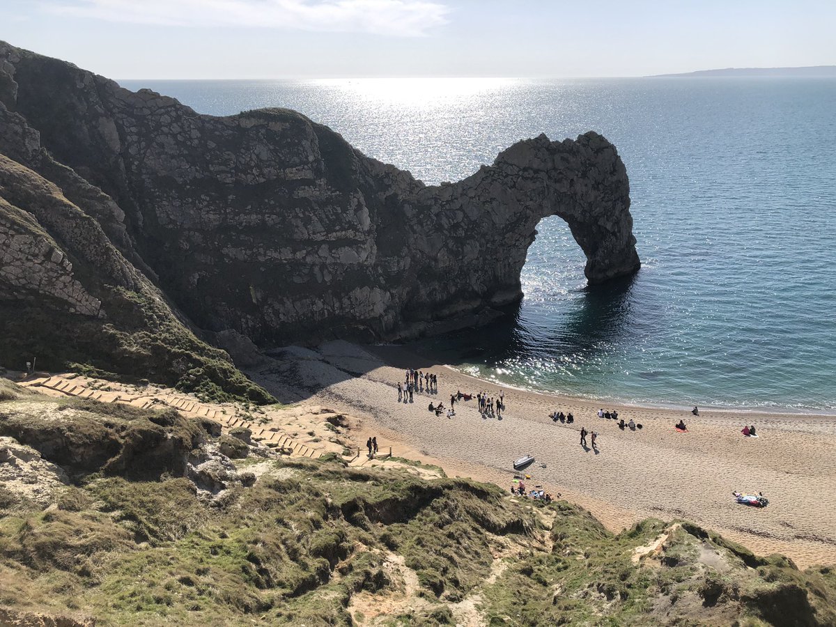 PortsCollGeog's tweet image. #winningatfieldtrips great day today with @portscollgeography A1 students #fieldworkisfun @visitdorsetofficial #jurassiccoast #lulworthcove #lulworth #durdledoor #durdledoorbeach #kimmeridge #kimmeridgebay #blueskyday #sunburnt #alevelgeography #edexcelgeography #GeographyTeacher