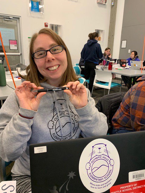 alwo0ds3's tweet photo. Susie showing her swag! #spsdigitallearning #livingcomputermuseum https://t.co/HLx5iJ1ViD