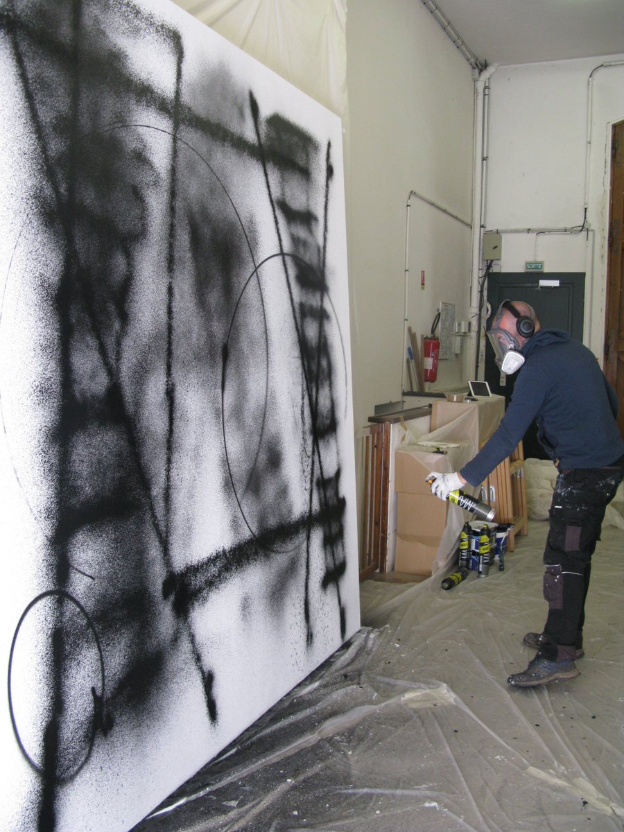 En résidence au <a href="/mbacaen/">Musée des Beaux-Arts de Caen</a> dans le cadre du <a href="/PalmaCaen/">PALMA festival Caen</a> , L'Ousider a entamé son travail de création ! 👍
📅Prenez dates :
▶️30/03 11h : ouverture de l'exposition
▶️5/04 13h : rencontre avec l’artiste
▶️5/04 18h : présentation du mur peint
▶️5/04 20h : concert de Marc Mélia