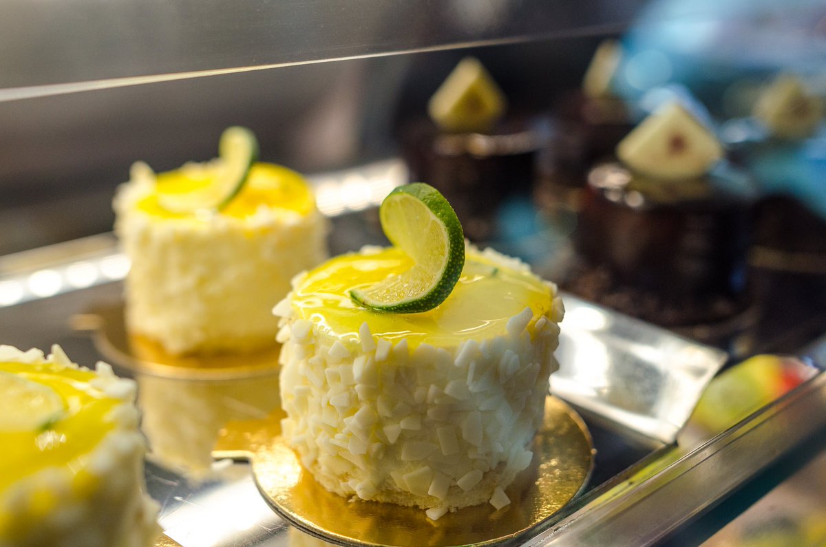 RishuYum's tweet photo. 🌞Welcome Summer with #lime 🍰
#yumYumsbakery Provide you #lime_pastry with #coconut covering #topping with #lime_slice 
😊Enjoy your summer with #fresh_pastry limited_edition https://t.co/AlN5UMl2Cs