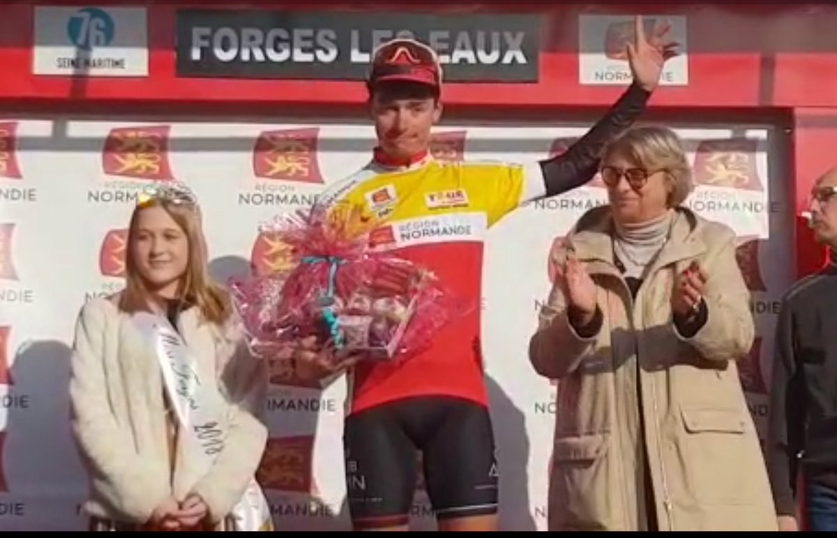 IAM_Excelsior's tweet photo. Superbe 2e étape du @tourdenormandie aujourd’hui ! 

Le maillot du plus combatif pour @PellaudSimon et un top 10 pour @dylan__page, 8ème ! 
Résultats complets : https://t.co/6kBXnVI2Uu
#IAMExcelsior #IAMPellaud #IAMPage #TDN2019 🇫🇷🚴‍♂️🇨🇭🇮🇹🍎🍏 https://t.co/C3pNRJC0TF