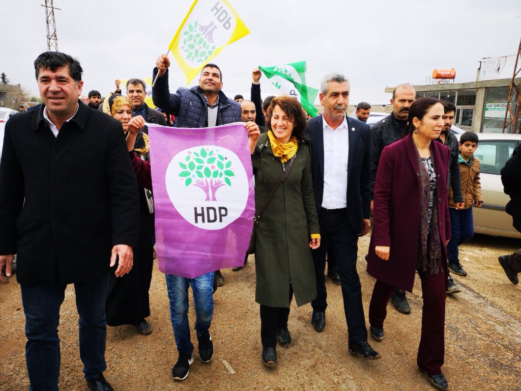 AyseSurucuUrfa's tweet photo. Dünyanın en kadim şehri,  medeniyetin doğduğu yerde yaşanılabilir bir yaşam için el ele HDP’yi sahiplenmeye!  #HdpUrfaKazanıyor https://t.co/8kNNLNZTh0