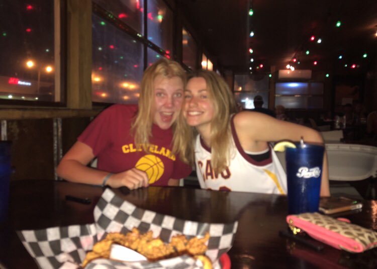 angheintel's tweet photo. Happy 18 manabs!!! Thx for being such a good vacation buddy, I hope Ireland is treating u well☘️😊😊 Love you most ABBY💗💗🥳 https://t.co/YCGNB3zvBV