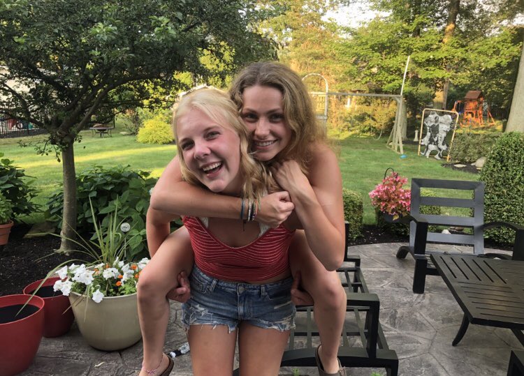 angheintel's tweet photo. Happy 18 manabs!!! Thx for being such a good vacation buddy, I hope Ireland is treating u well☘️😊😊 Love you most ABBY💗💗🥳 https://t.co/YCGNB3zvBV