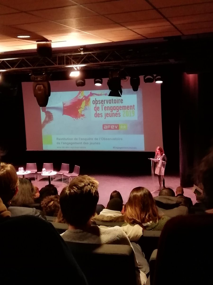 AfevFrance's tweet photo. Lancement de l'OEJ 2019 ! "La parole aux jeunes" sur le thème de l'Europe. Merci à Yasmina Lamraoui pour son introduction ! Vous pouvez suivre le fil de la soirée en thread juste ici! 👇 https://t.co/hGAOrPAOre