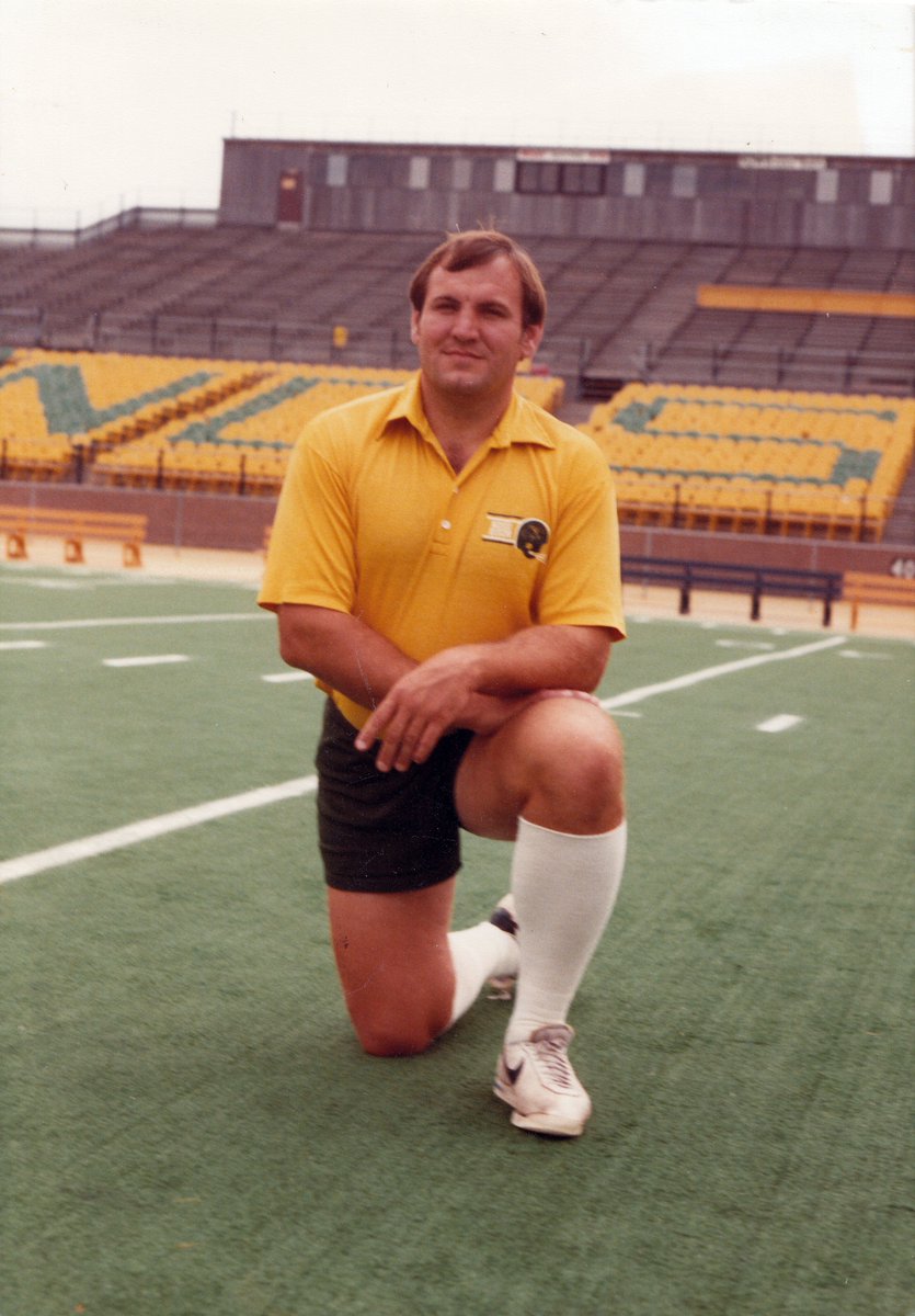 NDSUfootball's tweet photo. Former Bison football player, coach, parent and longtime @NDSUteammakers executive director Pat Simmers will retire this May after a Hall of Fame career at NDSU. Congratulations, Pat! #BisonPride

https://t.co/auCbXsGkWp https://t.co/LNjxGpvC2A