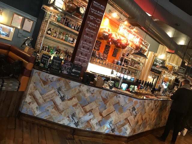 PembrookDesign's tweet image. Earl of Camden was handed over end of Nov last year. The pub has been given a complete new look and a refurbished bar area and new furniture. New Look, New Vibe for them and very happy customers! 😄 craft-pubs.co.uk/earlofcamden
#refurb #interiordesign #pubrefurbishment #pembrookdesign
