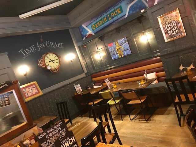 PembrookDesign's tweet image. Earl of Camden was handed over end of Nov last year. The pub has been given a complete new look and a refurbished bar area and new furniture. New Look, New Vibe for them and very happy customers! 😄 craft-pubs.co.uk/earlofcamden
#refurb #interiordesign #pubrefurbishment #pembrookdesign