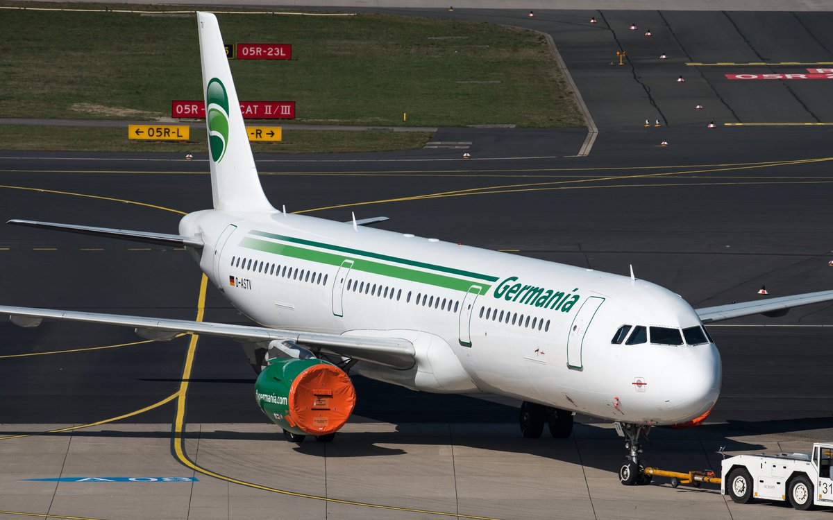 TKPhotography5's tweet photo. Germania Airbus A321 #DASTV while it will be pushed to the hall at Düsseldorf Airport ✈✈🇩🇪🇩🇪📷📷 #germania #airbus321 #a321 #airbus #düsseldorf #düsseldorfairport #airport #aviation #bankrupt #planespotting #nikon #aircraft https://t.co/BtUiAe6yX4