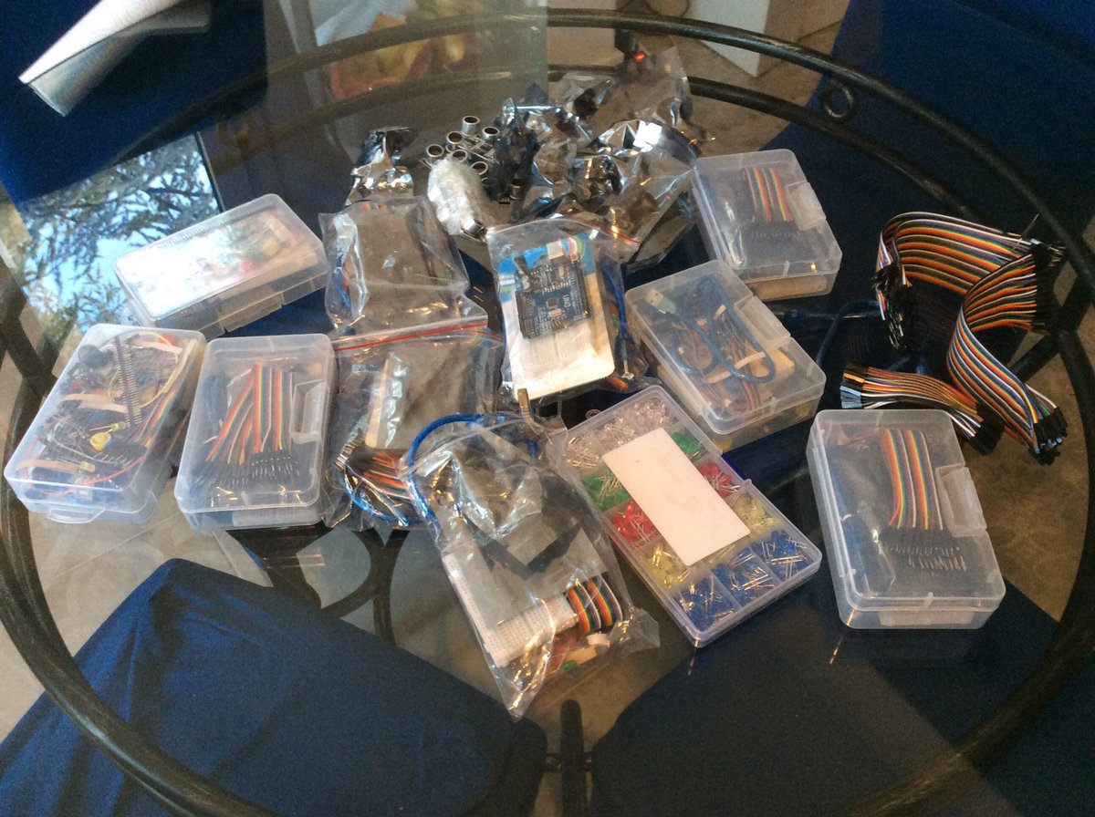 switchtoprof's tweet photo. Bon il faut trier pour mon cours qui commence demain 😜

#arduino https://t.co/LGDaAUNEEI