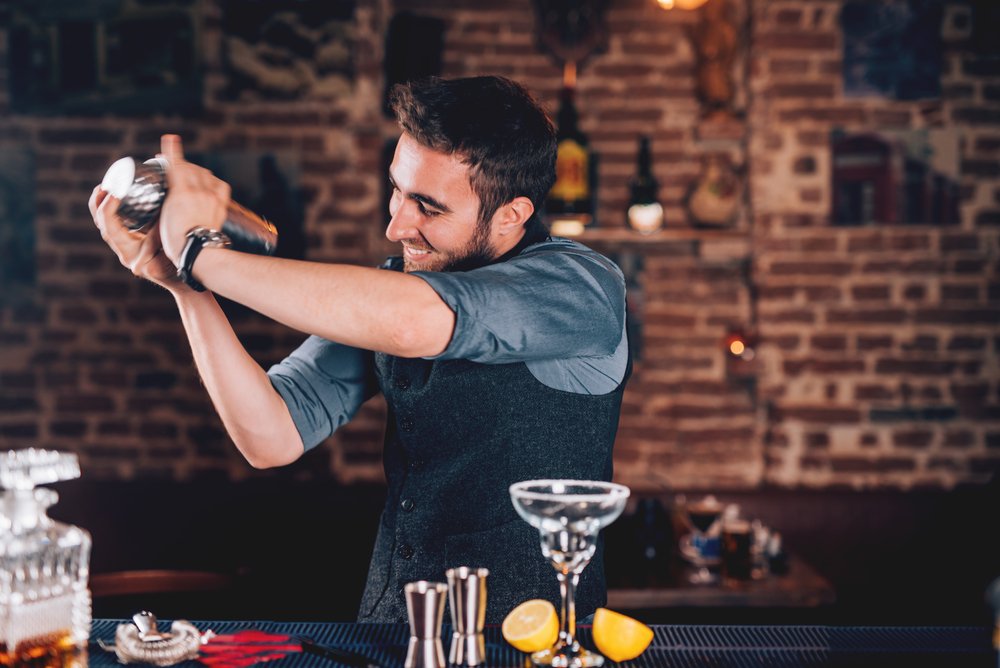 TUCOltd's tweet photo. #TUCOComps welcomes our fantastic #BarSkills Time Challenge prepare to be amazed by the skills on show here, always a delight to watch. Good Luck to everyone taking part. @warwickuni #barskills #drinks #cocktails #gin #ginandtonic #bartender https://t.co/aw1j1ue476