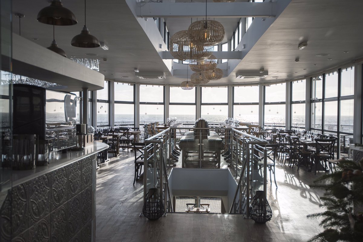 PembrookDesign's tweet image. Brighton Beach Club - the old Milkmaid Pavilion in Kings Rd - exciting renovation that we did for #CityPubs. Both bars were completely converted &amp;amp; a raised seating area installed for a great sea view dining experience
#renovation #brightonbeach #brightonbeachclub #interiordesign