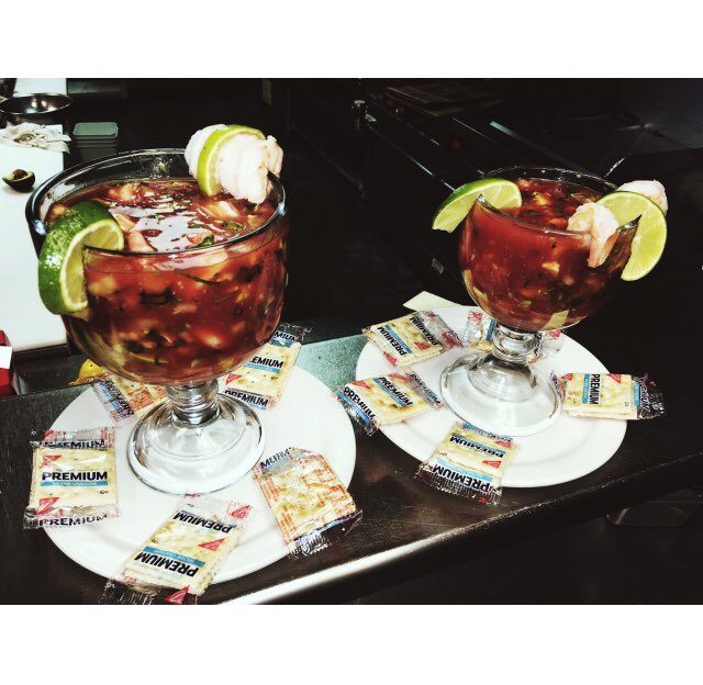 ElJarochito2's tweet photo. Shrimp Cocktail 🍤 &amp; our famous Steak Fajitas 🥵🥵 https://t.co/pSh6yhO1FE