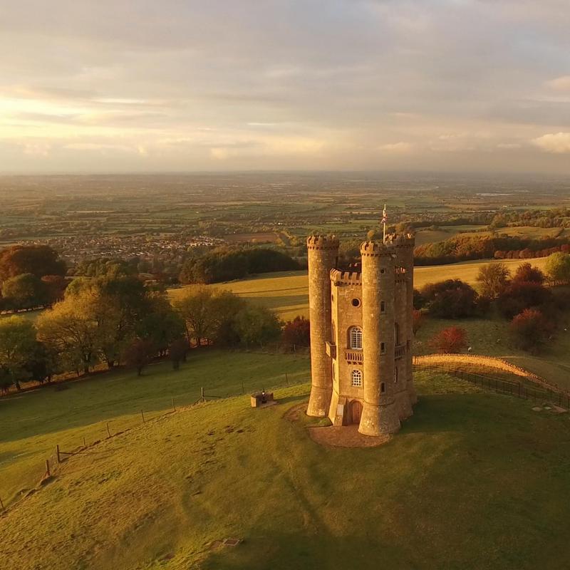 TravelFave's tweet photo. Broadway Tower &amp; Country Park, Broadway, United Kingdom https://t.co/BL5IFyYs6s