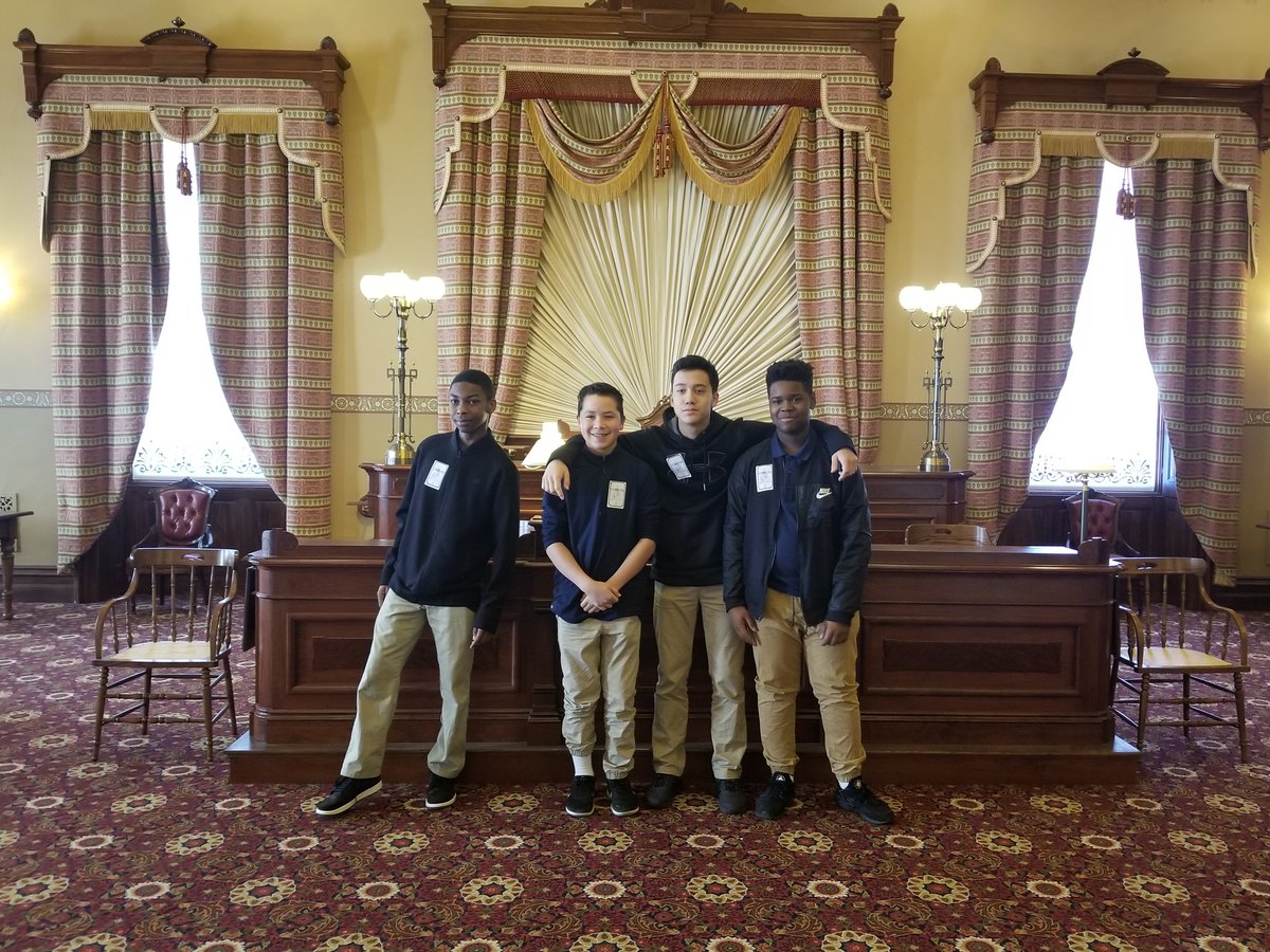 mauro_science's tweet photo. 8th Grade Changemakers got a tour of the State House and met Maryland State Senator Pam Beidle and Delegate Mark Chang! #AACPSAwesome #aacpsstem https://t.co/g4fXGPyyFQ