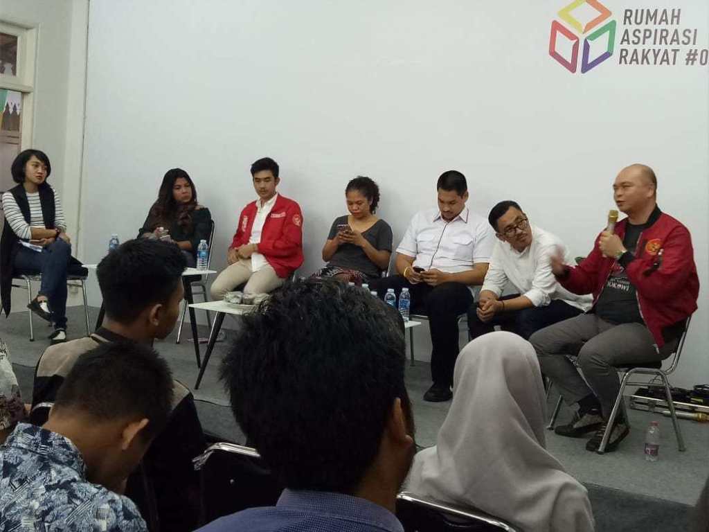Satu_republik's tweet photo. #PinterBareng “Anak Muda Melek Politik” di Rumah Aspirasi Rakyat #01 https://t.co/pTfrssUWil https://t.co/Ms1RrN7k4o