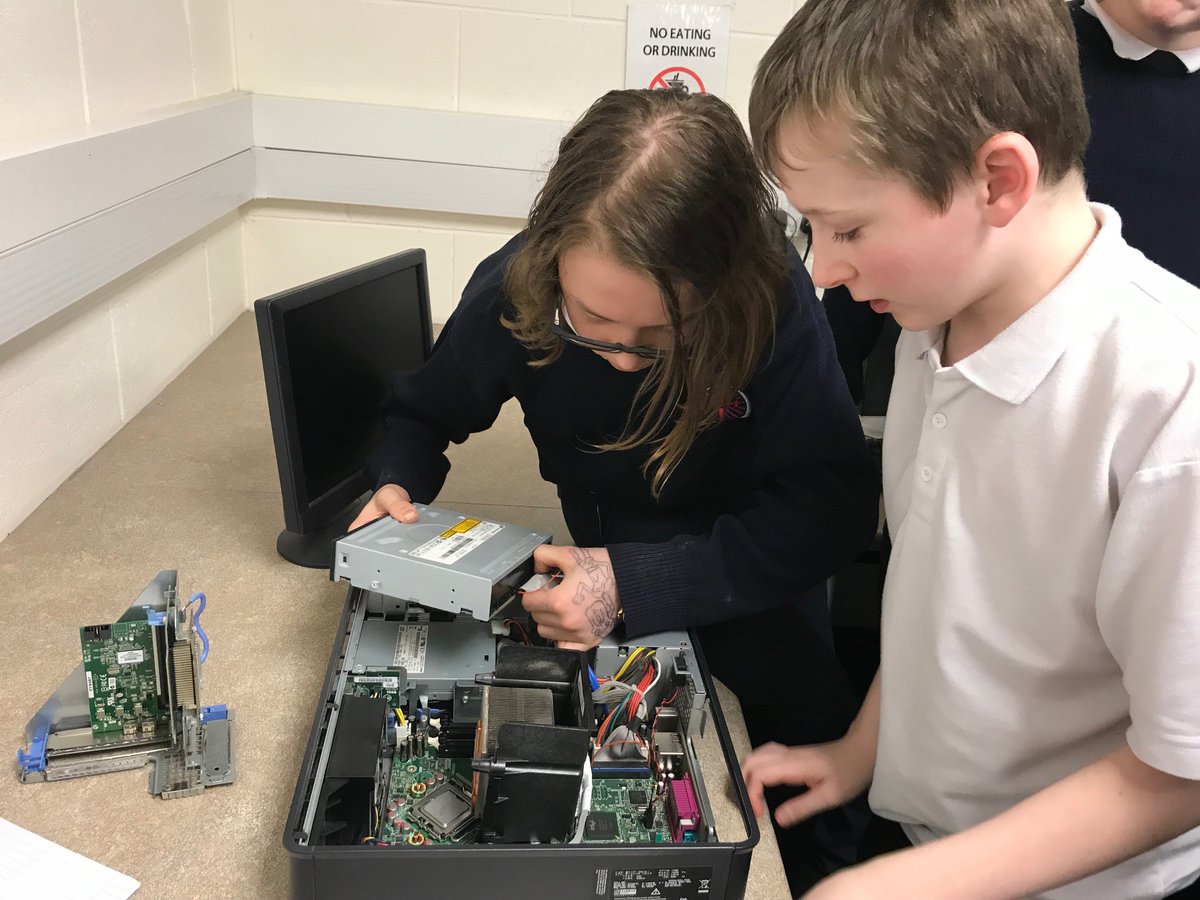 Skerries_CC's tweet photo. Coding Club has taking a turn towards #Hardware #StudentCentred #StudentLead #LetsReuse #RebuildingComputers @JctCoding @ddletb https://t.co/btVmPmY5fj