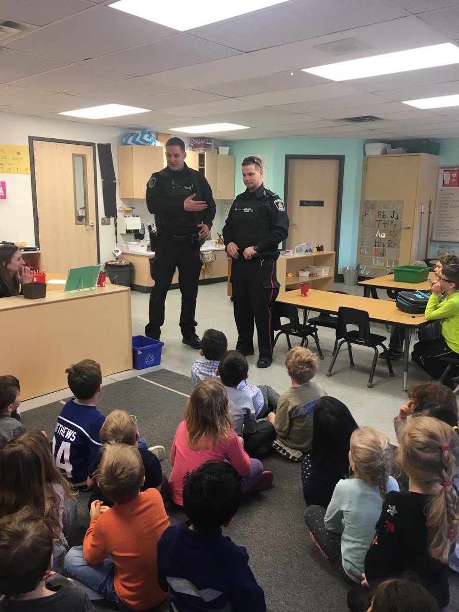 northsro3's tweet photo. Thank you Mrs Juche for having auxiliary officer Goode and I in your class. Such wonderful questions from amazing students! @WRPSAux @WRPSToday @lexwrdsb https://t.co/OrQ8eMKqiG