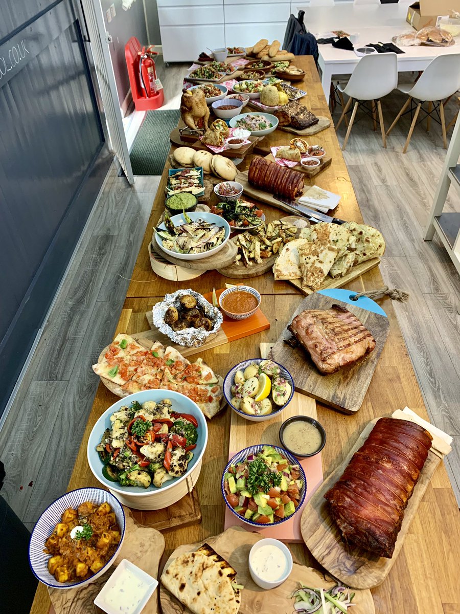 dannewtongreen's tweet photo. Not your standard bbq food #IssTrueFood #TrainingDay #WhoNeedsOvens #webber thanks @WKCookerySchool @dwbridge1 for a top day https://t.co/KB3ePQgXKF