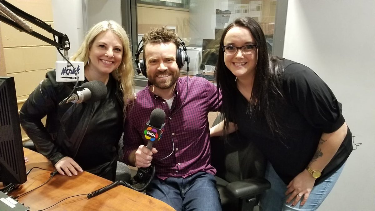 1015TheHawk tweet media
