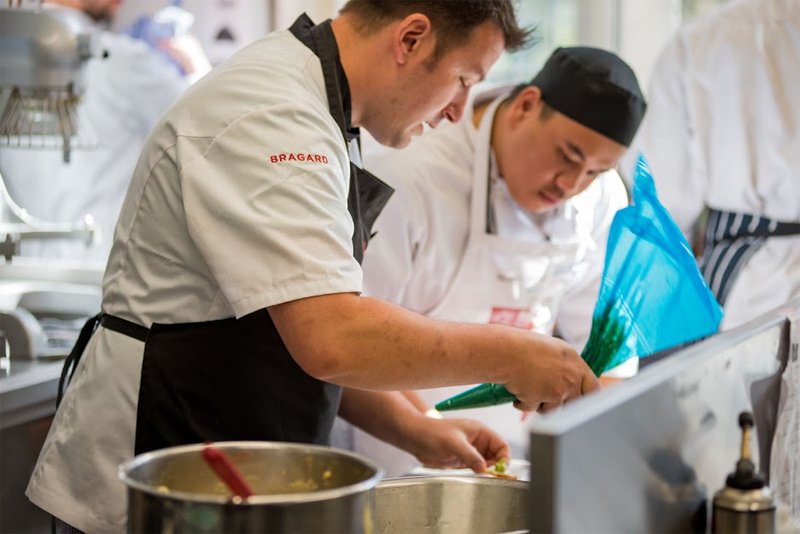 thechefsforum's tweet photo. Bristol chefs enjoyed a forage @BerwickLodge with @Basha1972 and Head Chef @IstvanUlmann #readmore: https://t.co/jaG9sCdHGu - the students @CoBCollege did a great job helping prepare canapes #photocredit @james_a_photo #headlinesponsors @MonMotorsAudi https://t.co/lllTK7k0ze