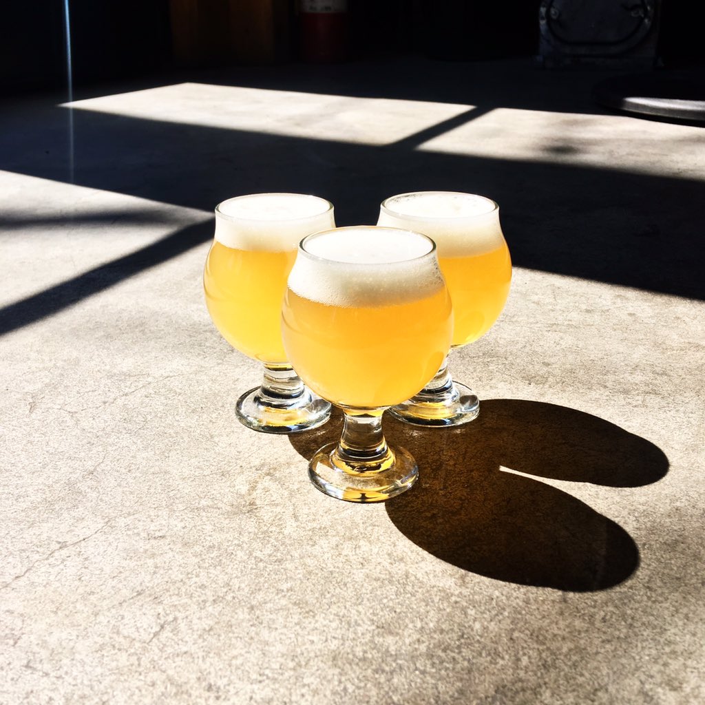 🌱TINY NEW BEER🌱
Presented in this tasty little trio is a new, and ever so small pale ale: Triclops. Fermented with Sacch Trois (😉) and hopped with three of our favorite hops (Galaxy, Azacca, and Mosaic), Triclops clocks in at 3.9% ABV (9=3x3 🤓). Come in and have one—or three!