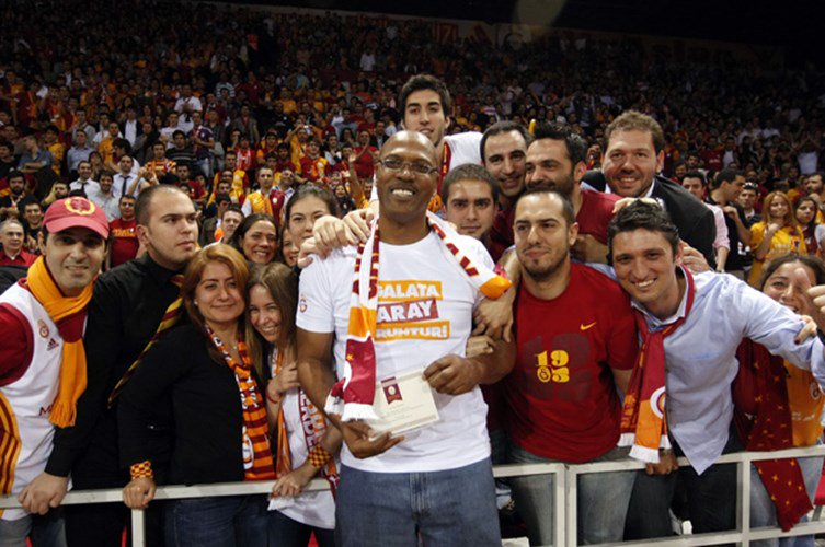 GSBasketbol's tweet photo. Paul Dawkins'i 61 yaşında kaybettik.

https://t.co/vjTHtPIFl6 https://t.co/1cuNTDLnFD
