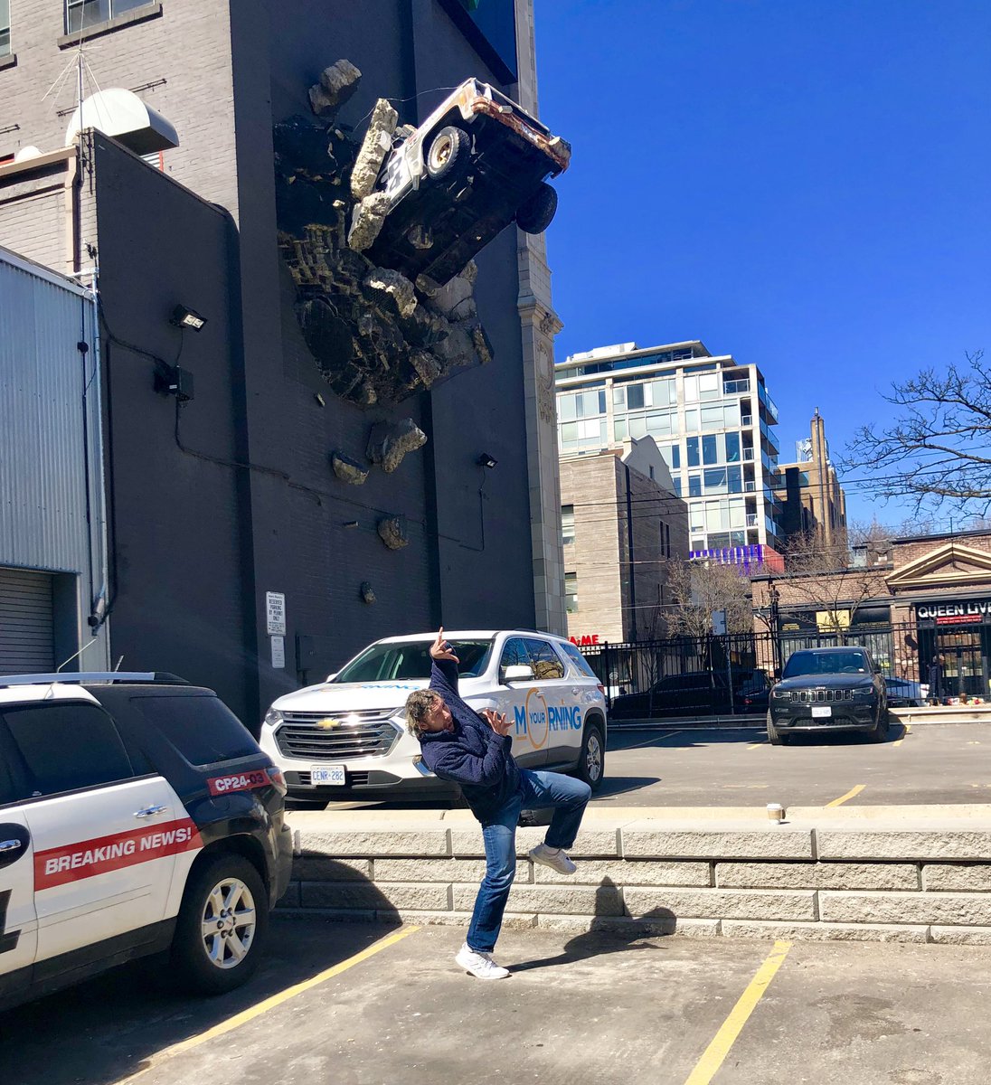 OmegaManAWrest1's tweet photo. Stopping traffic wherever he goes. #kennyomega crashes #queenstreet #toronto @CTV @TSN_Sports @TSN_PR #prowrestling #cars #kennyintoronto #prblitz #setlife https://t.co/LyVkSGE7R4