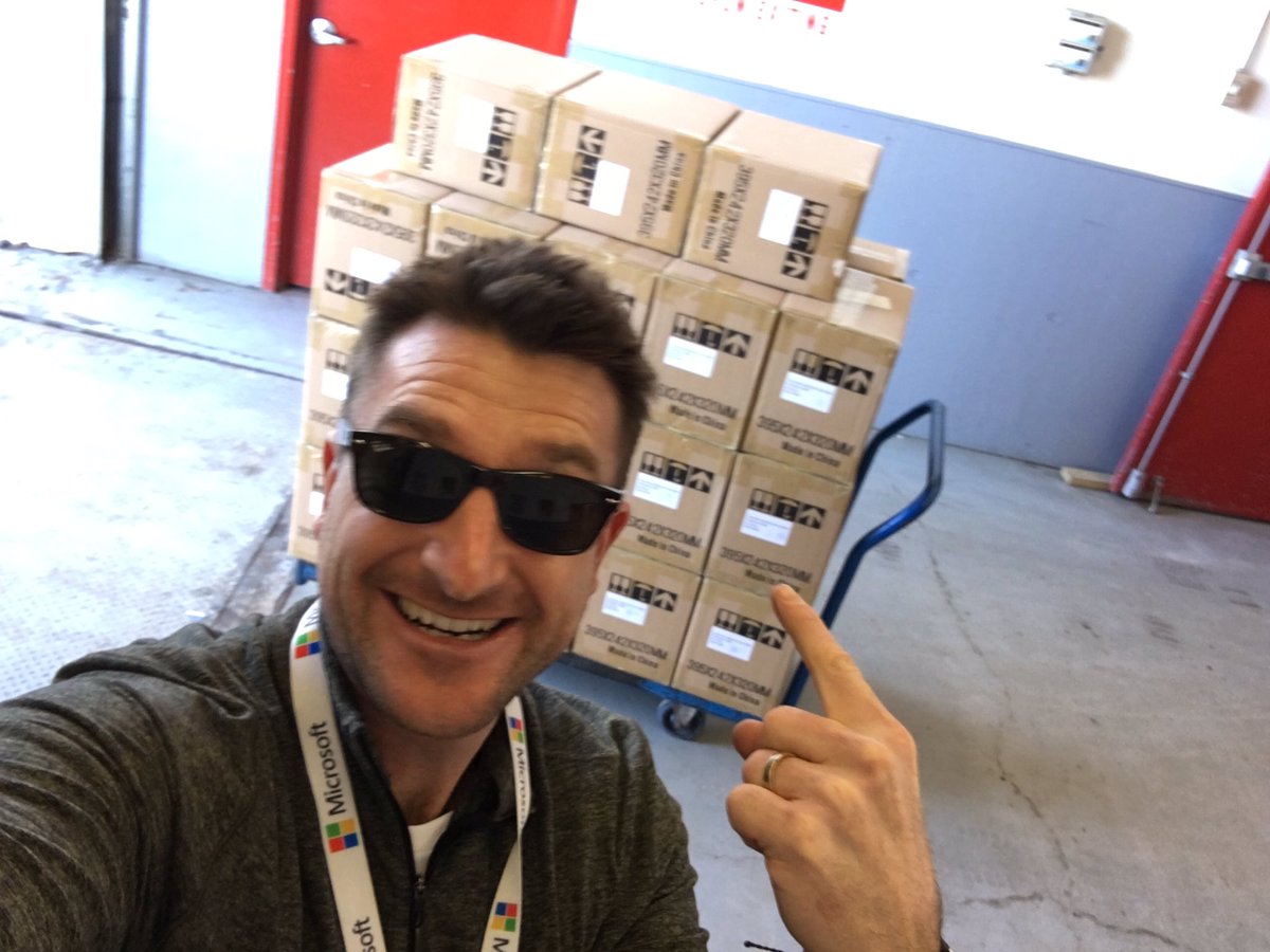 DustinJez's tweet image. Not sure if you heard 🇨🇦 but @dtangred @barb_seaton @thekylekitchen and @LFlemingEDU  are getting their #makered on via Webinar and the first 💯 Canadian Educators that join will receive a complimentary @makeymakey for your classroom #cancodes @ICTC_CTIC 

bigmarker.com/fair-chance-le…