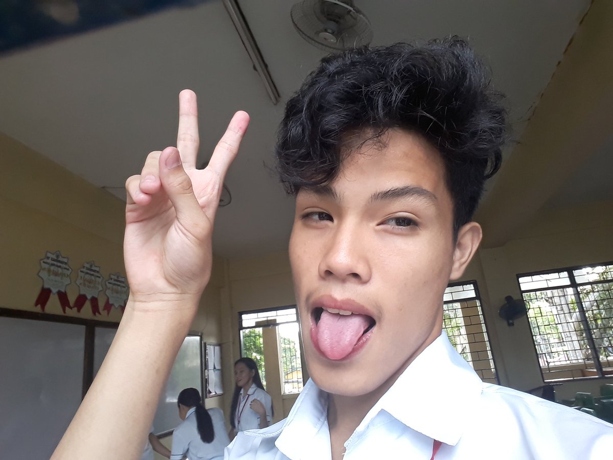lesterpuge's tweet photo. Me: kapag nakakarinig ng isang dalagang pilipina yeaaaah!🤘 https://t.co/tI6iZeE3OC