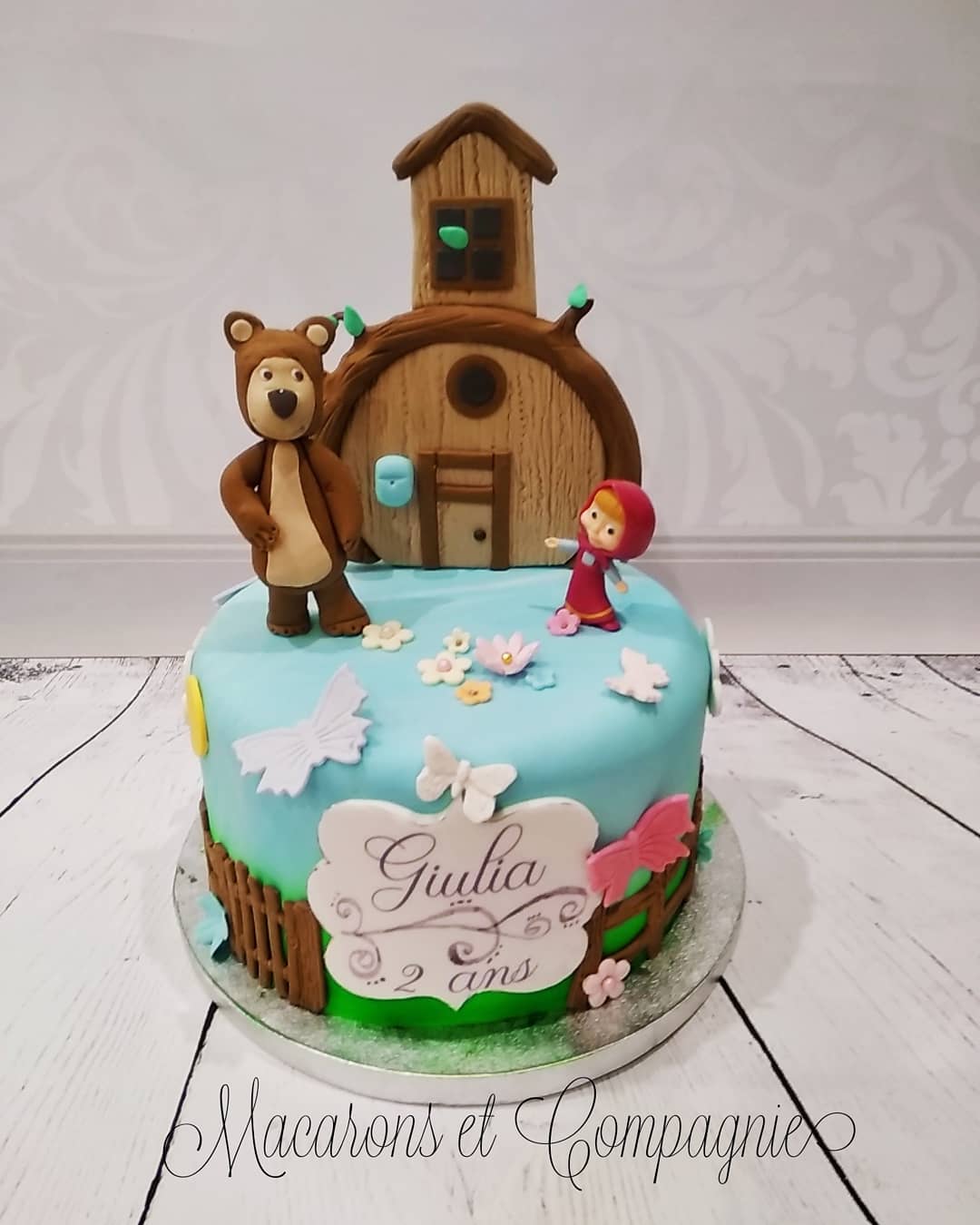 Macarons Et Compagnie บนทว ตเตอร Voici Le Gateau Sur Le Theme De Masha Et Michka Masha Est Fournie Par La Cliente Michka Est Modele A La Main Et Et Entierement Comestible Trop Chou Macarons Et Compagnie บนทว ตเตอร Voici Le Gateau Sur Le Theme De Masha Et Michka Masha Est Fournie Par La Cliente Michka Est Modele A La Main Et Et Entierement Comestible Trop Chou