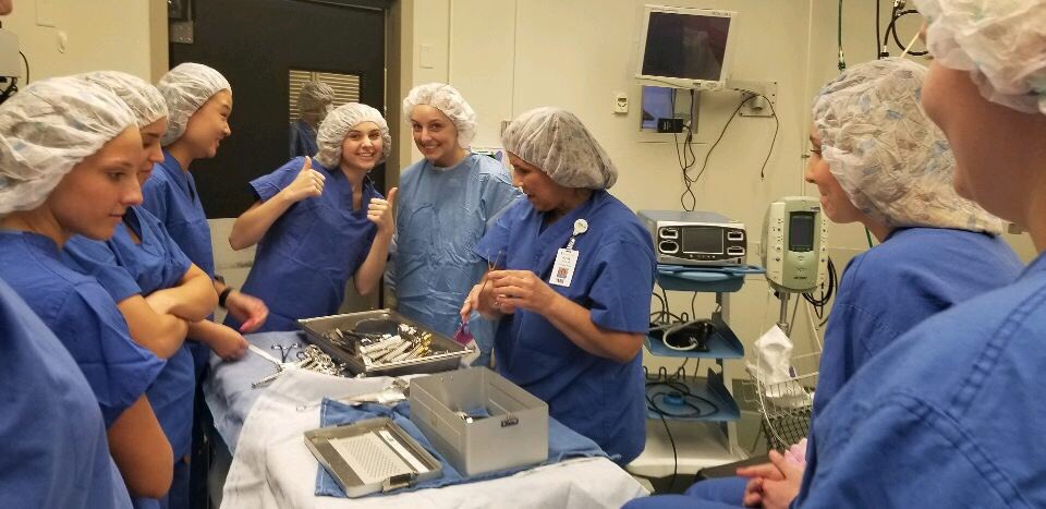 CapsMakenna's tweet photo. Thank you Mercy One Cedar Falls for showing us around the ER! Such a cool experience! @CFCAPSMed https://t.co/Lr63pIPXfr