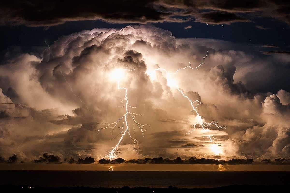newscientist's tweet photo. Most powerful thunderstorm ever measured produced 1.3 billion volts https://t.co/y0FY6crliY https://t.co/CjQNiUerlv