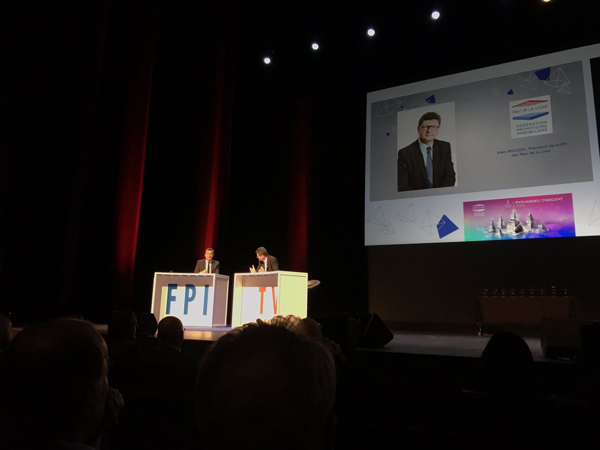 FPIPDL's tweet photo. 16èmes #Pyramidespdl2019 à #Nantes #fpitv inaugure la soirée et analyse les métiers de l’#immobilier neuf sous l’angle social et économique ; revendiquant ainsi sa place de 3ème plus grande fédération de France. @FPIPDL https://t.co/PxMtVTEMQI