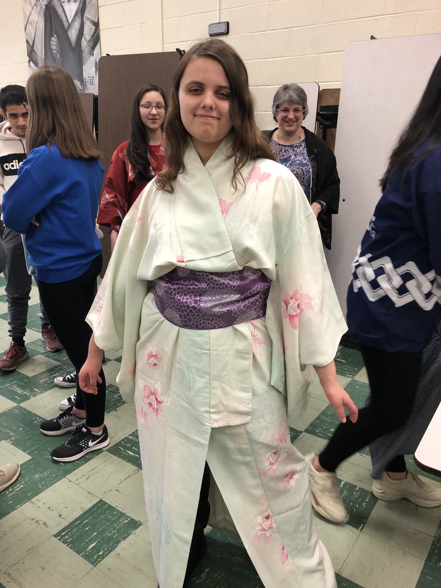 BSabatiniNVD's tweet photo. Japanese Cultural Exchange at NVOT/ learning and experiencing Japanese culture: calligraphy, tea tasting, wearing casual Kimono, Origami, Kendama, Nintendo Switch, Japanese cars!
#nvotpride, #nvalleyed https://t.co/lE2k6FwpkP