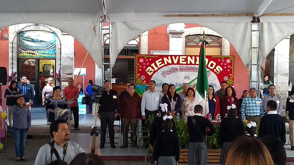 CORDE Huauchinango participando en la Feria Institucional Regional de Educación Especial.