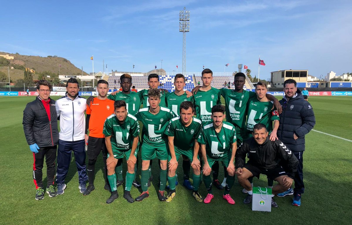 raneroficial's tweet photo. 🏟️ [División de Honor]

Ranero CF 2 - 1 China Sub18

Bonito partido en las magníficas instalaciones de @LaMangaClub. 💚

⚽:
- Valverde
- Penin https://t.co/XGHtzczO1z