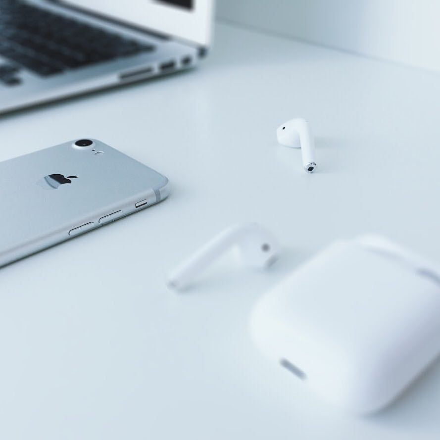 MOLO_Repair's tweet photo. Reparamos todo tipo de dispositivos electrónicos 📱¡Lo revisamos y dejamos a punto! 👌🏻

#MOLORepair #Accesorios #Gadgets #Apple #ReparacionesApple #NaranjaCenter #ServicioExpress #Batería #Pantalla #Mac https://t.co/cBbU5VM2jE