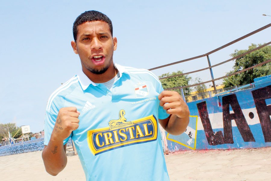 SCorazonCeleste's tweet photo. Flavio Gomez es nuevo jugador del @clubucv por toda la temporada 2019. https://t.co/ieLoRJkHpE