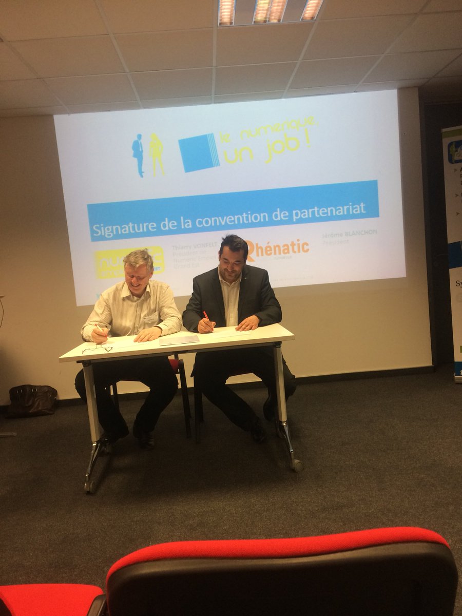 Rhenatic's tweet photo. Ce soir la convention de partenariat entre #NEGE et #Rhénatic a été signée. Chaque adhérent Rhénatic est maintenant automatiquement et gratuitement adhérent à Numéric’emploi https://t.co/zslKFaKcC2