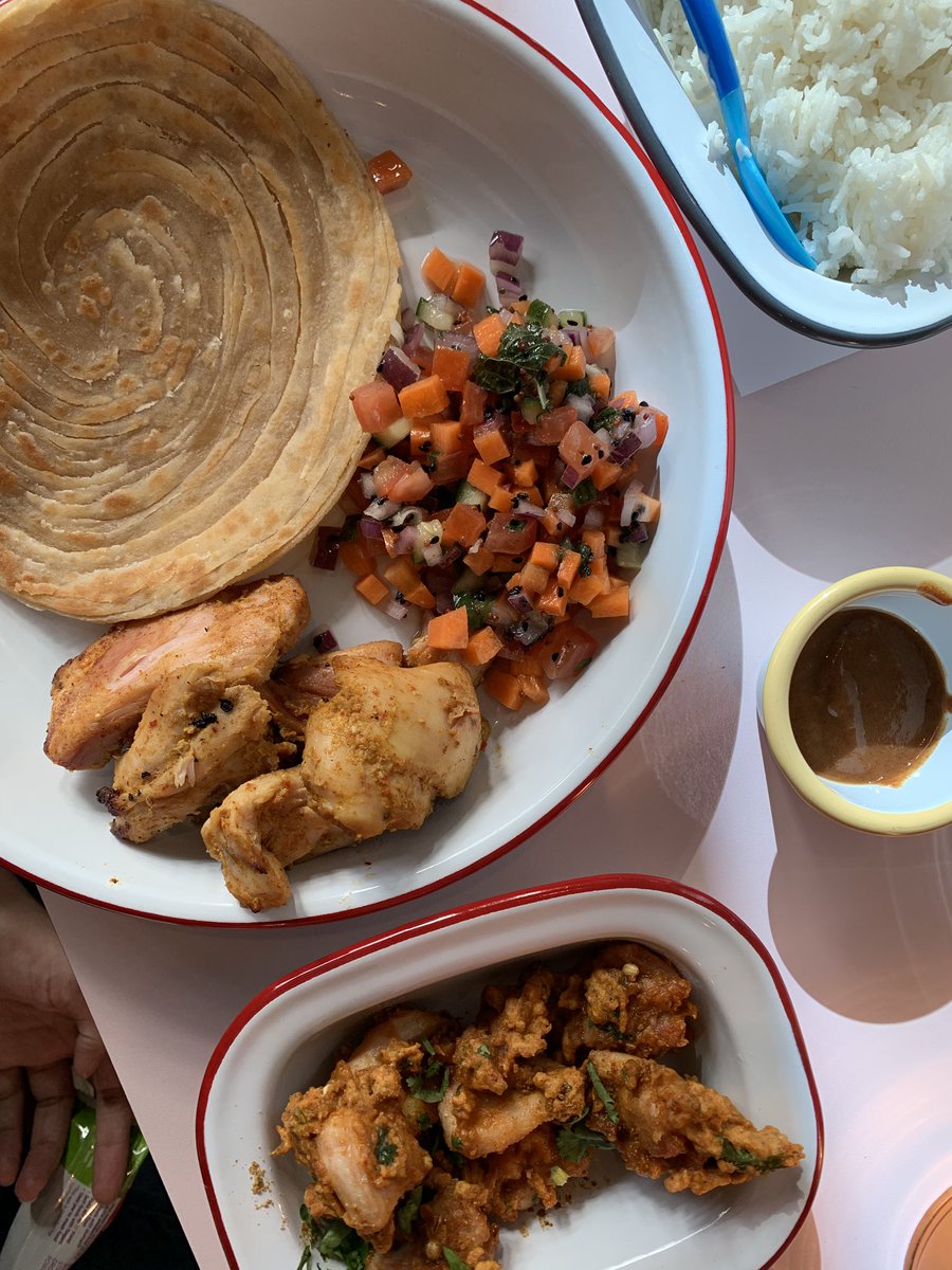 HalalGirlAboutTown tweet media