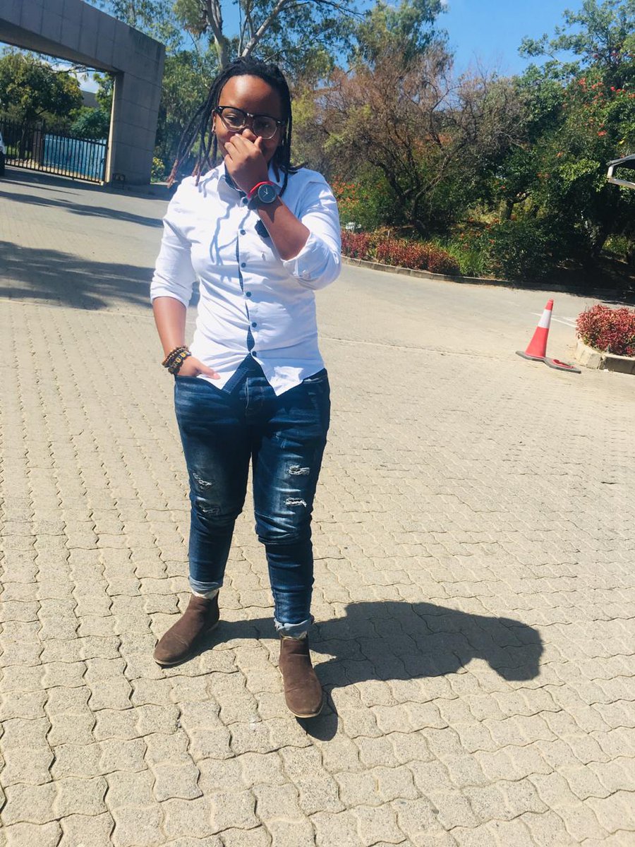 iamparoro's tweet photo. 🍍🙂#UmjoloSingleQueers #LGBTQsquad #ChooseDay https://t.co/vb1VvKgEAr