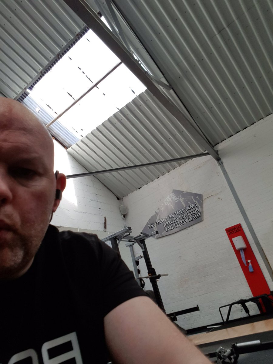 Gazzaa_S's tweet photo. Good to be back training again after the op....only 2 was away but feels longer, certainly body lost a bit. However Iβll do a mix of stuff to wake it up this week then Iβll go back a wk and re-do Wk.6 of my #NewBodyPlanPlus @NewBodyPlan @JonLipseyMedia #MuscleMemory wonβt be long https://t.co/jw8LrVkNG7