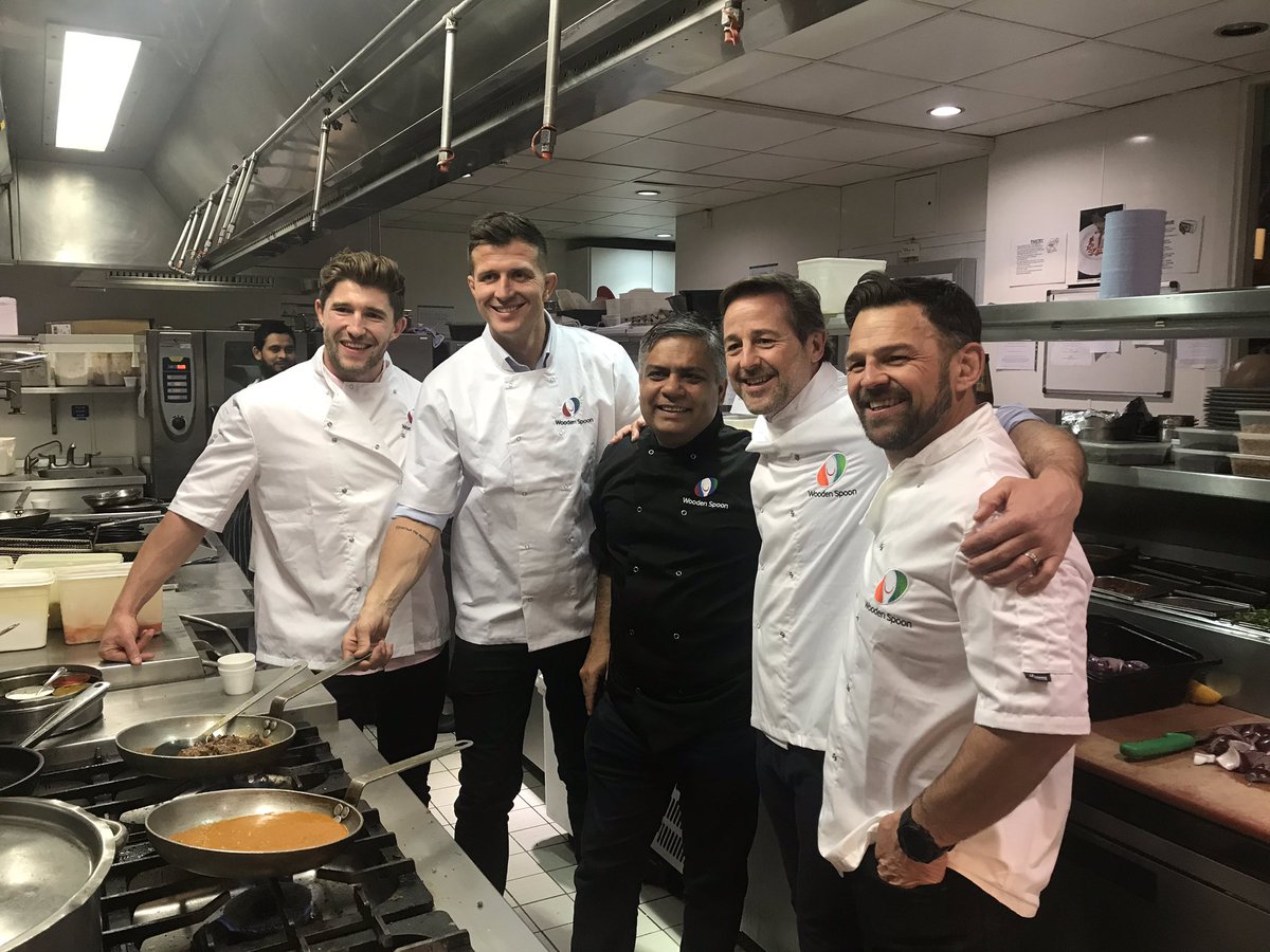 charityspoon's tweet photo. Looking professional in their chefs whites๐จโ๐ณ #ScrumDineWithMe https://t.co/Hc9Lu4Lfwh