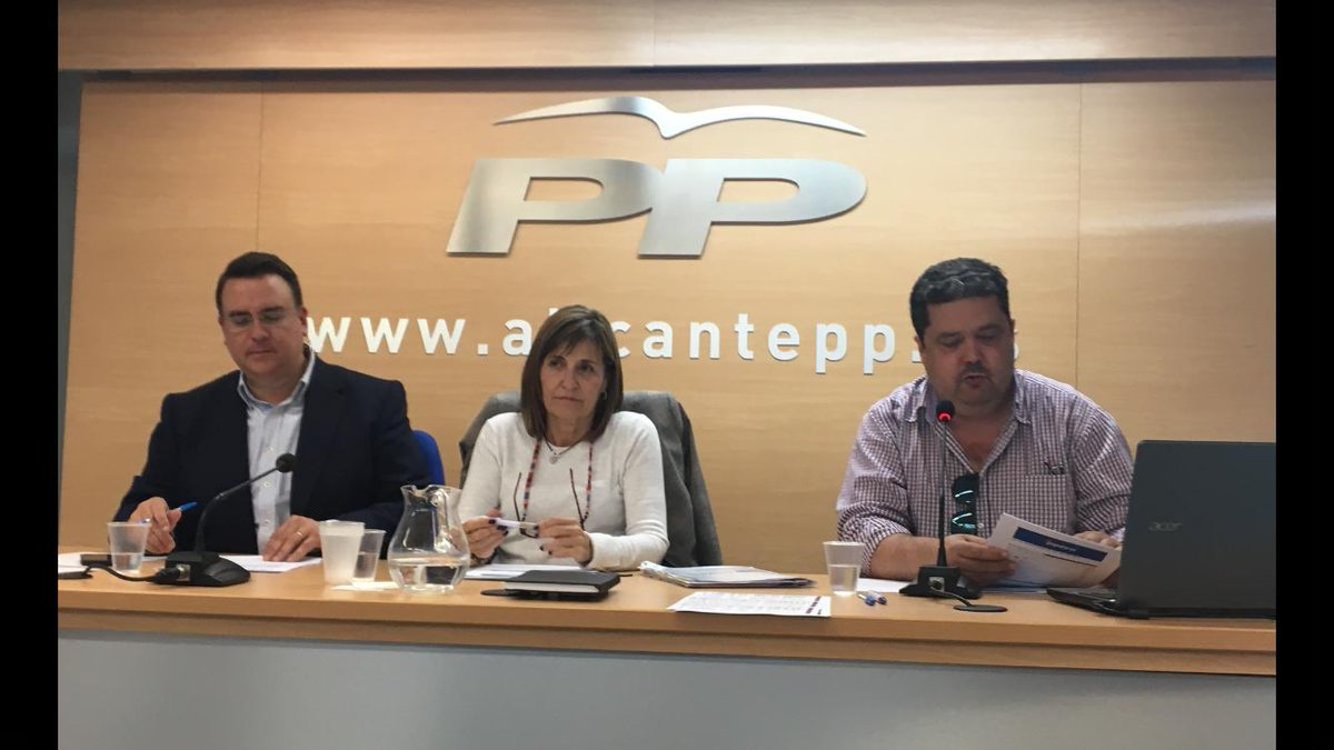Bailach's tweet photo. Reunión en la sede provincial de Alicante de responsables comarcarles y de zona de Interventores y Apoderados de la provincia de Alicante.
#FemPartit
#Elecciones2019 https://t.co/QaqpOV8xUi