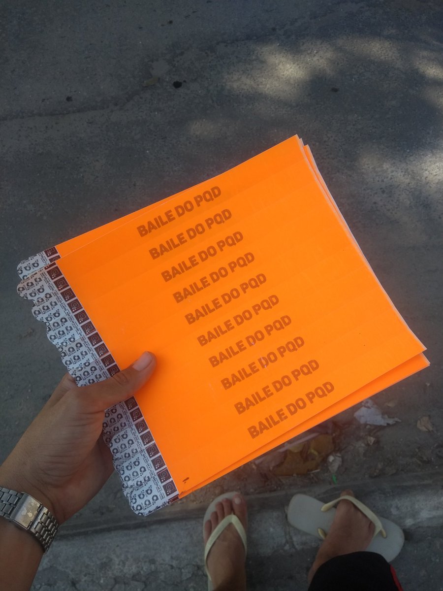 DosPqdt's tweet photo. Garanta ja as pulseiras do baile do PQD por apenas 10 R$ antecipadamente. Para mais informações, chamar: @AndreiPQD @Bieelvilla @pqpianzinho @Crissrj_ @LuizSal40027285 @px_anaa2 @ https://t.co/7zejRZd76d