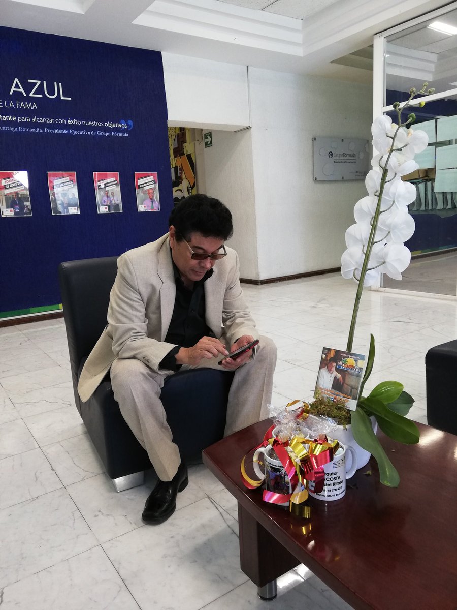 AcostaRike's tweet photo. Esperando turno aquí en #RadioFórmula, #TvFormula #GrupoFormula nos vemos en un Rato en la entrevista 
#RikeAcosta #ElRicodelRitmo https://t.co/yJw1JmZX6T