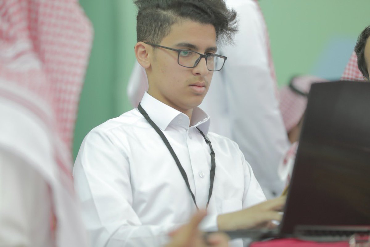 TaifUniversity's tweet photo. وشارك في مسابقة أنا أُبرمج ضمن مبادرة #جامعة_الطائف_تبرمج أكثر من ٥٠ طالباً وطالبة في مسارات المسابقة الأربعة:
🔸 Python
🔸 JavaScript
🔸 HTML
🔸Arduino Programming
وسط تواجد لـ ٤٠ عضواً وعضوةً من فريق التنظيم ومرشدي الفرق المشاركة
.
#الطائف_من_جديد https://t.co/AoGB2QX3HE