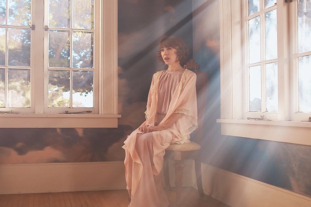 We speak to singer/songwriter <a href="/ellavosmusic/">Ella Vos</a> about surviving cancer &amp; returning to music on her own terms: idola.to/2Wgwaca