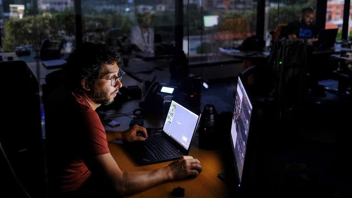 ElNacionalWeb's tweet photo. 85% de los venezolanos está sin acceso a internet por apagón https://t.co/FTNPsQoC9M  https://t.co/YsvdFBdraq
